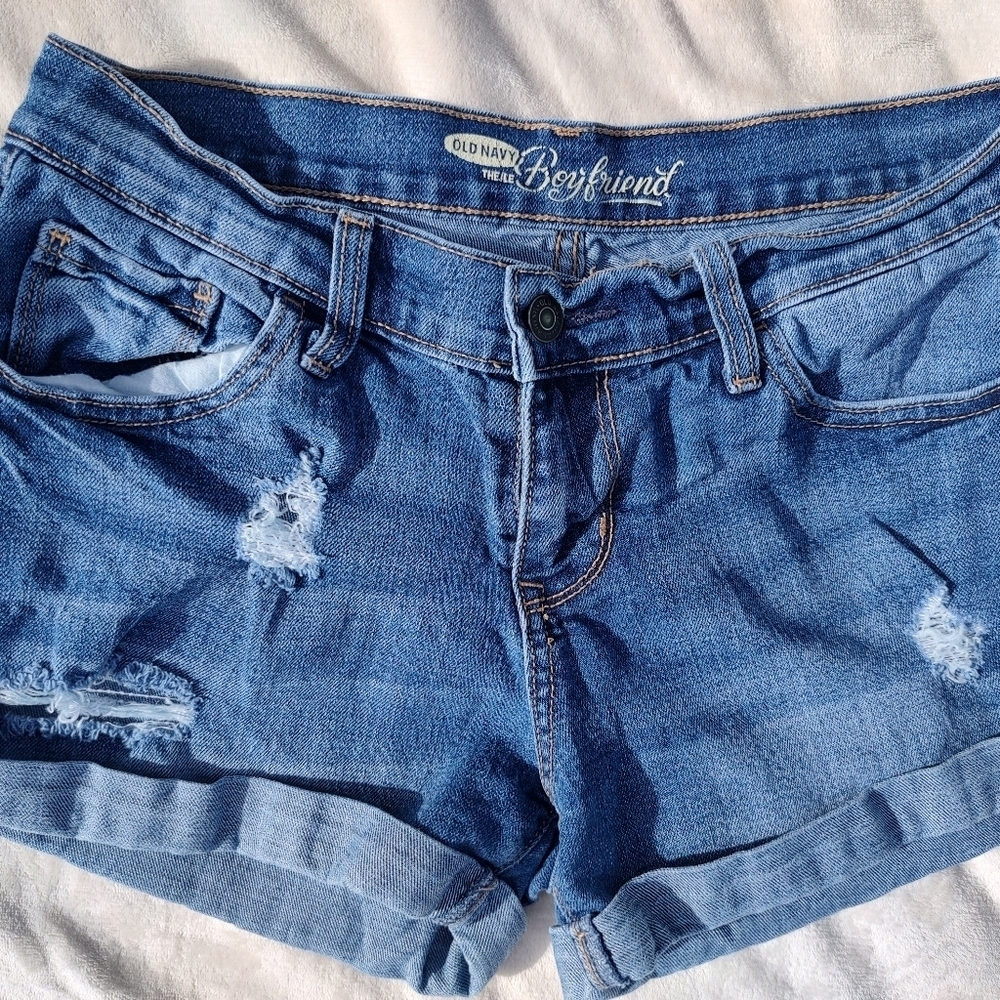 Old Navy Boyfriend Size 2 Distressed Jean Shorts! - Picture 2 of 7